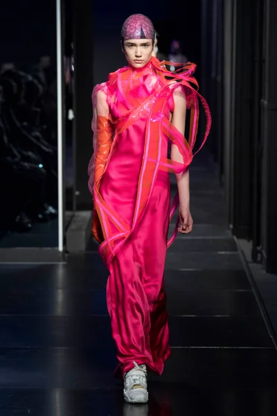 Look 30